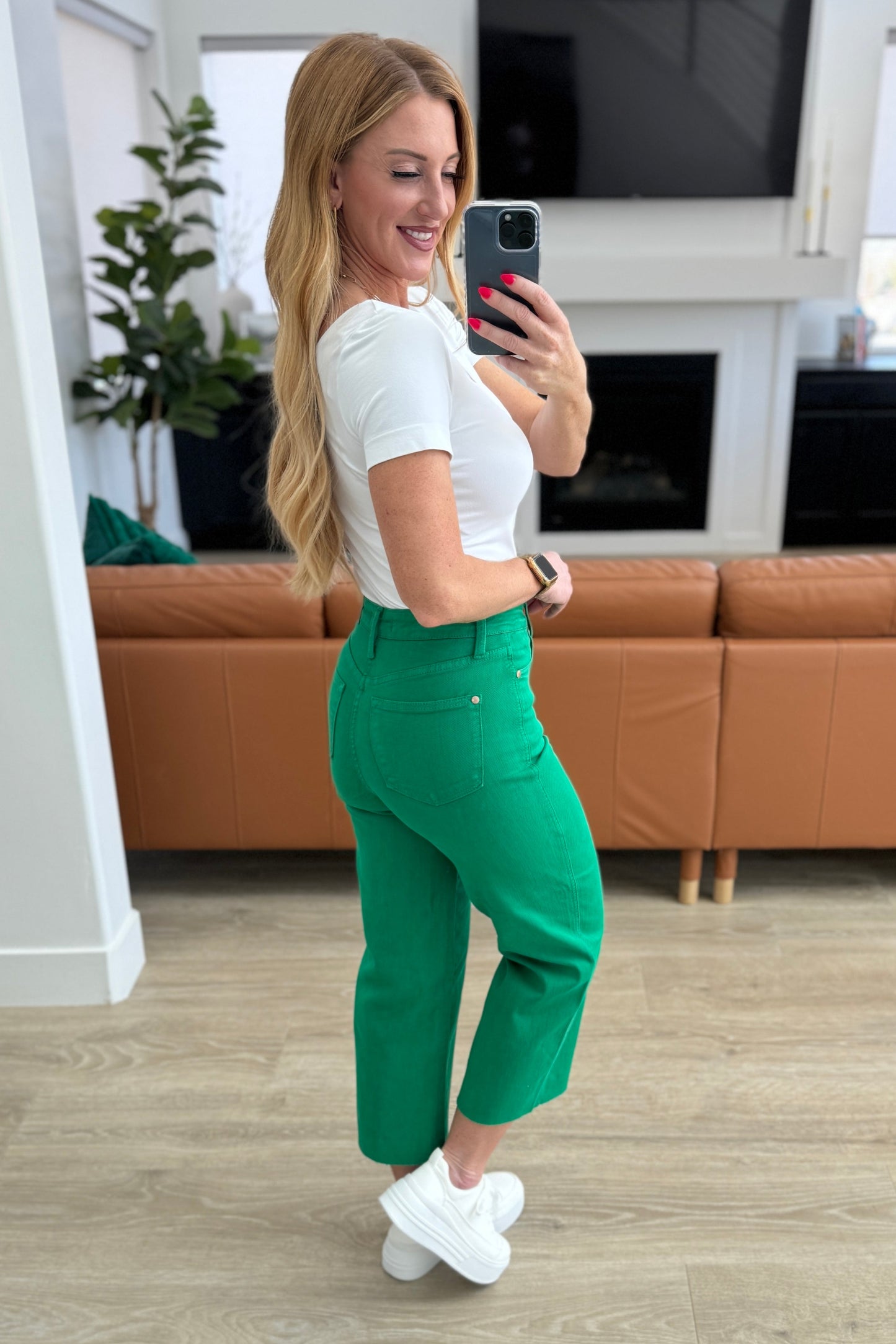 Lisa High Rise Control Top Wide Leg Crop Jeans in Kelly Green - JUDY BLUE