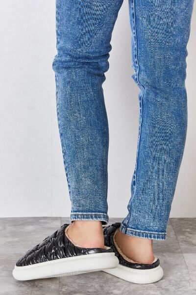 Melody Puffer Plush Slippers - Shop All Around Divas