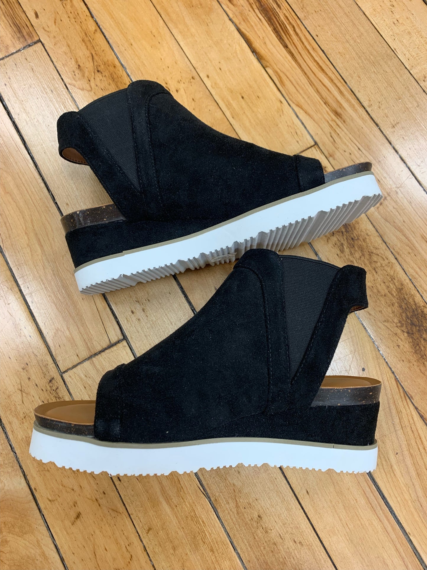 Easy Living Corkys - Black Corkys