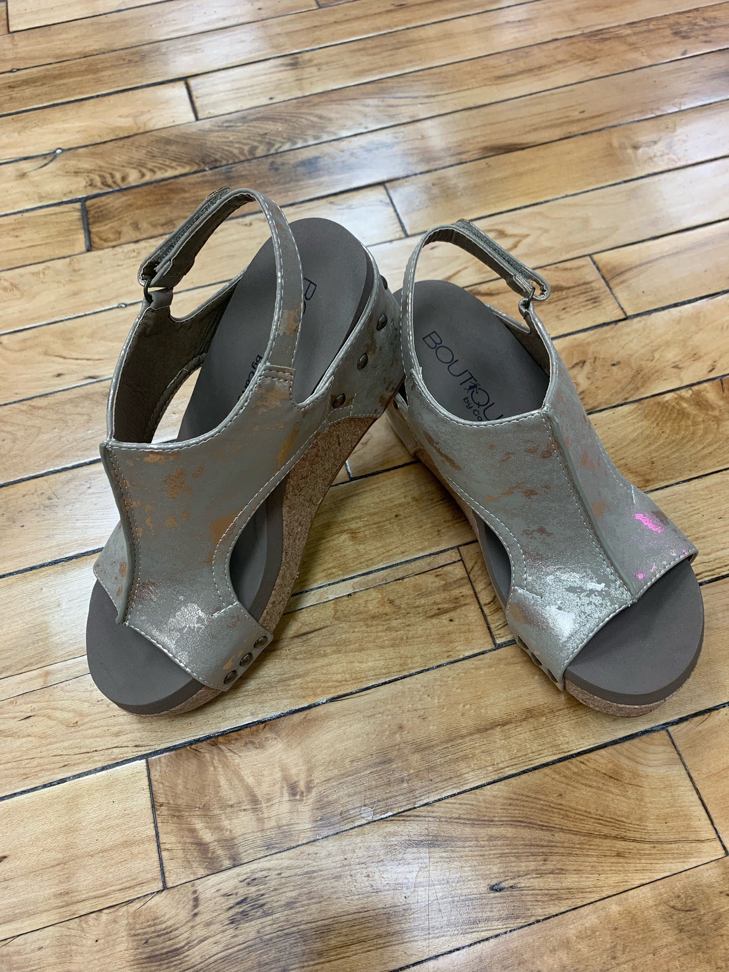 Carley Sandals - Taupe Metallic Corkys