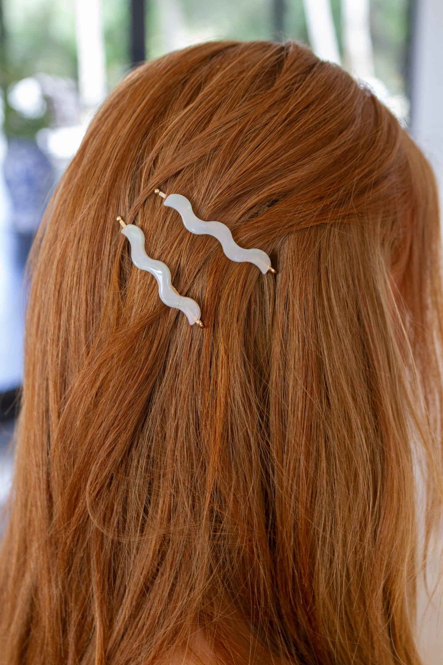 Sleek Waves Hair Clip in White Tortoise - Shop All Around Divas