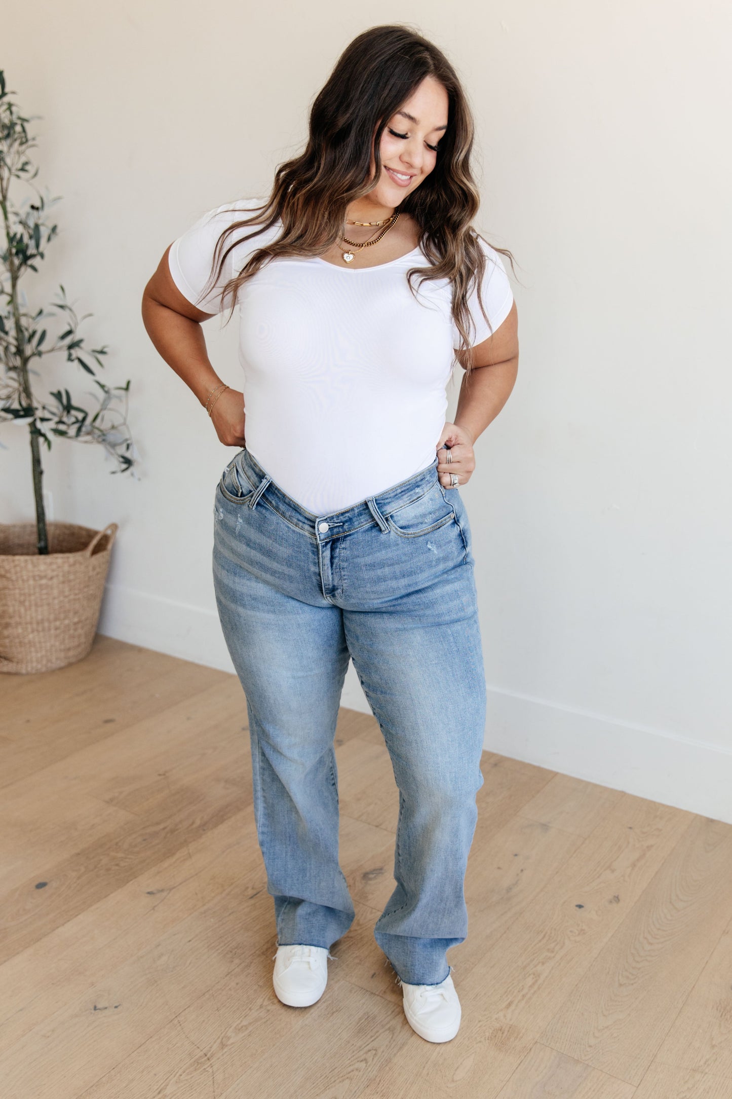 Mildred High Rise V Front Waistband Straight Jeans - JUDY BLUE - Shop All Around Divas