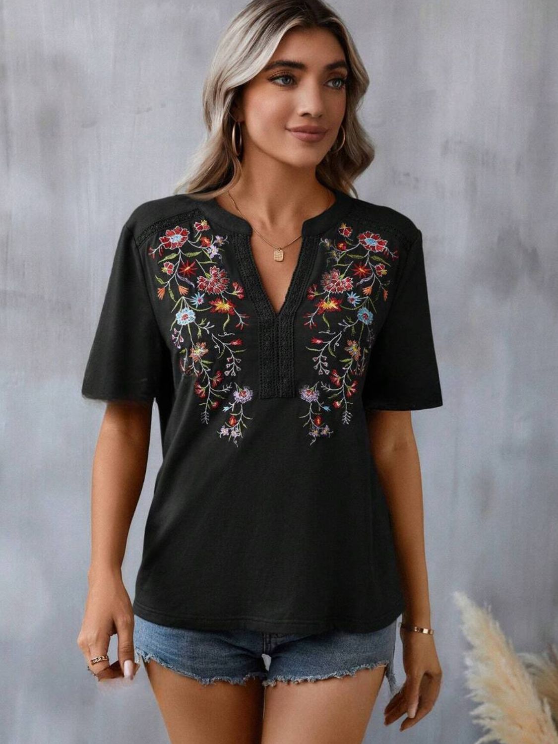 Embroidered Notched Short Sleeve T-Shirt - 5 Colors