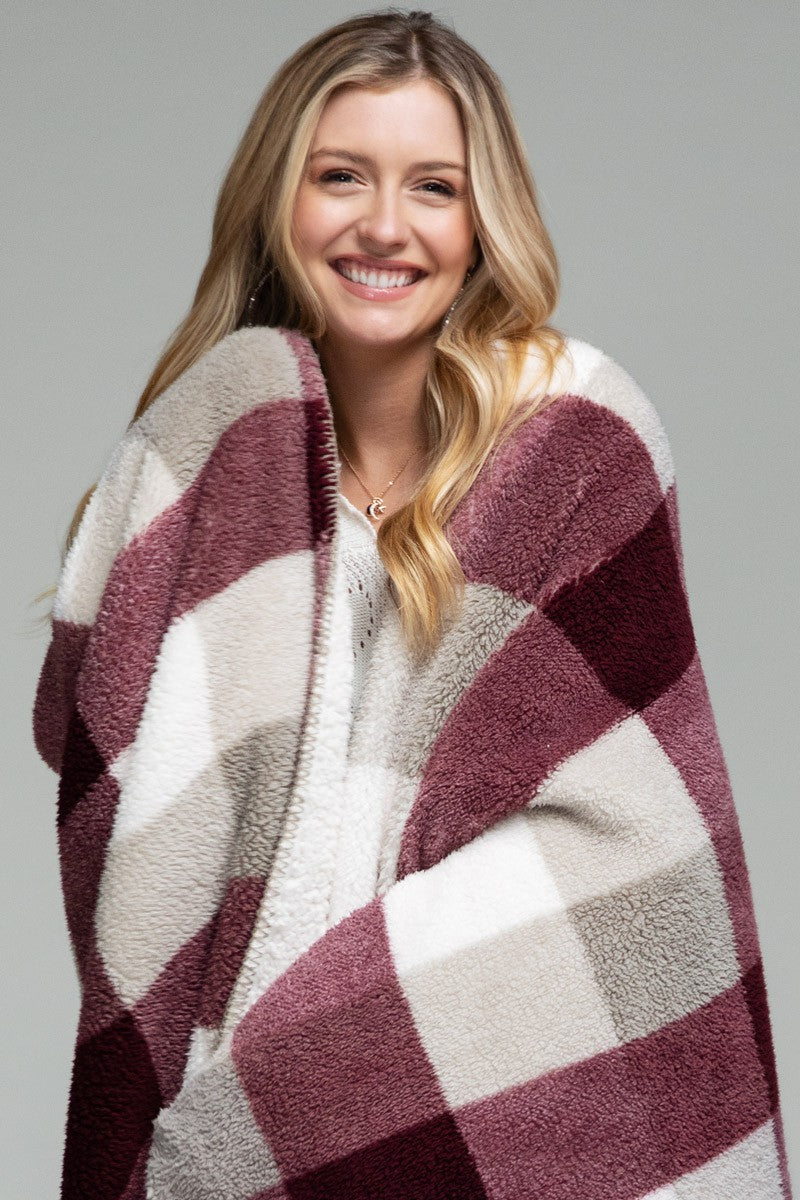 Soft Embrace Sherpa Blanket - Berry