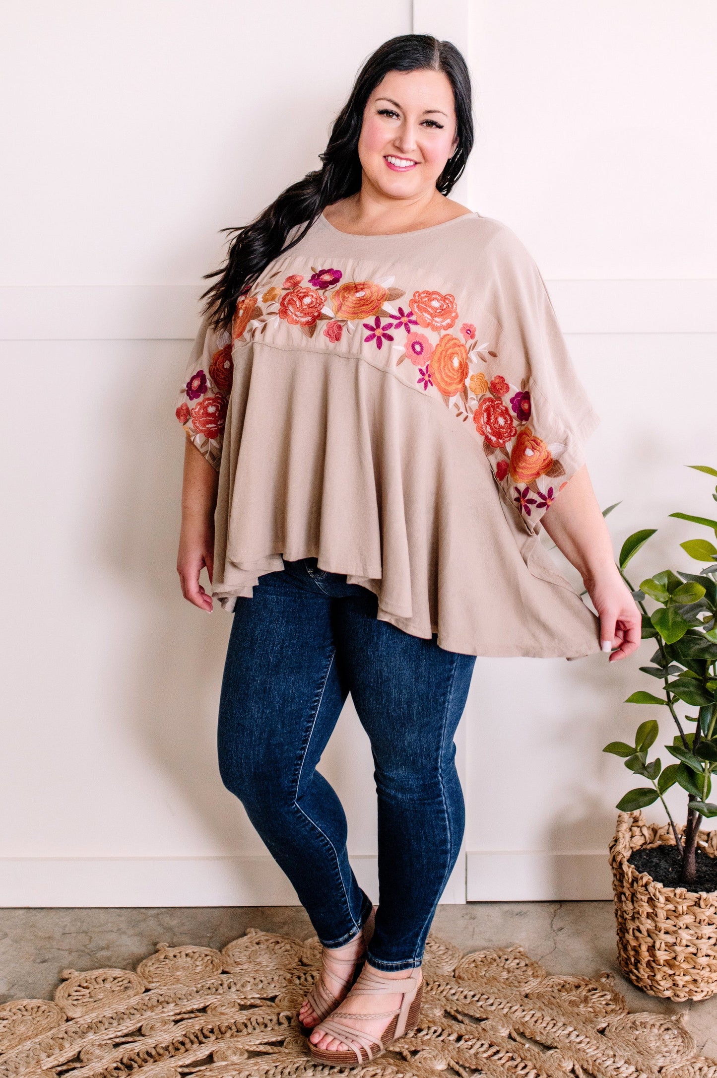 Savanna Jane Bold Embroidered Floral Top In Natural Dahlia