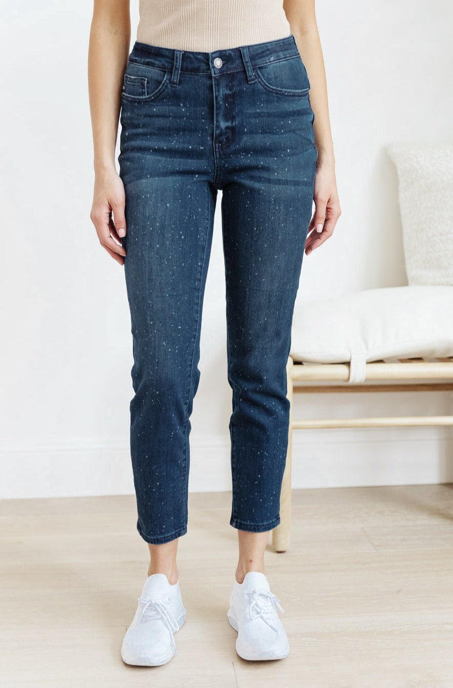 Mid-Rise Relaxed Fit Mineral Wash Jeans - Judy Blue